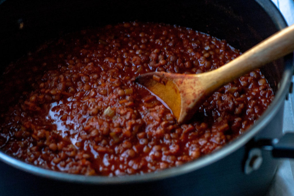 Superbly rich and flavourful, you won't mind that this Bolognese doesn't contain any meat. Plus, when it’s paired with al dente gluten-free pasta and emulsified to make a deliciously rich sauce, you’ll look forward to eating this vegetarian meal prep every time.