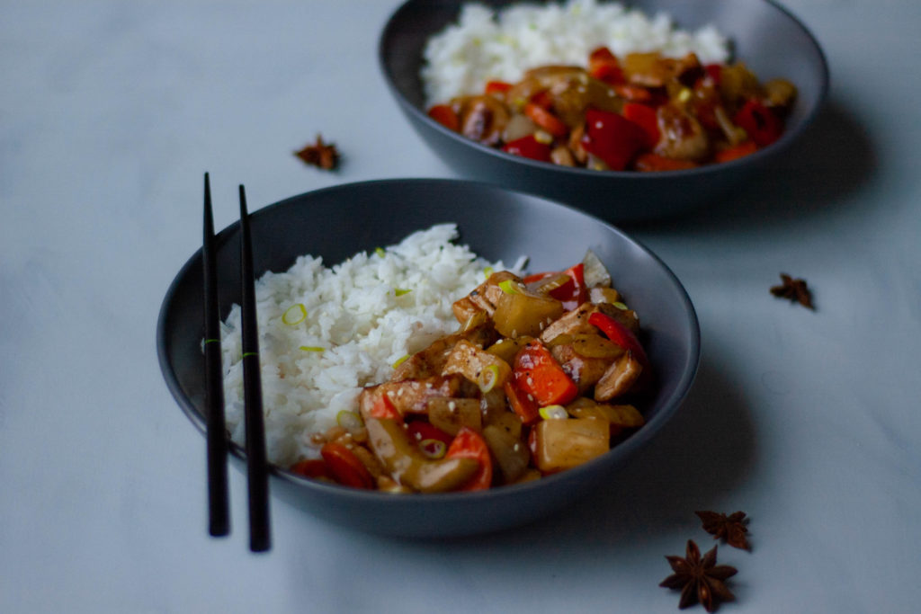 Craving Chinese food? Try this healthier take on popular classic sweet and sour pork. Juicy pieces of pork are marinated and fried until golden brown, then they’re paired with lots of tender-crisp vegetables and smothered in an aromatic, sweet and tangy sauce.